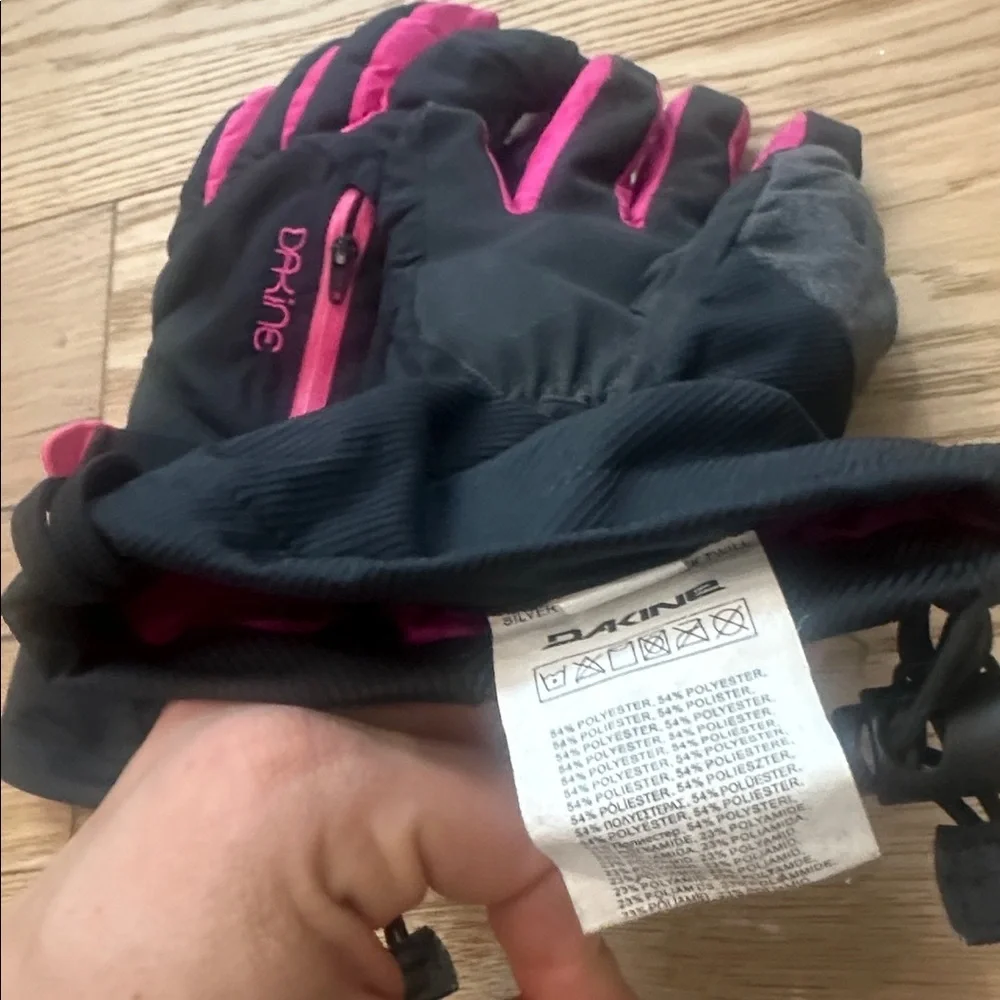 Dakine Black and Pink Insulated Gloves